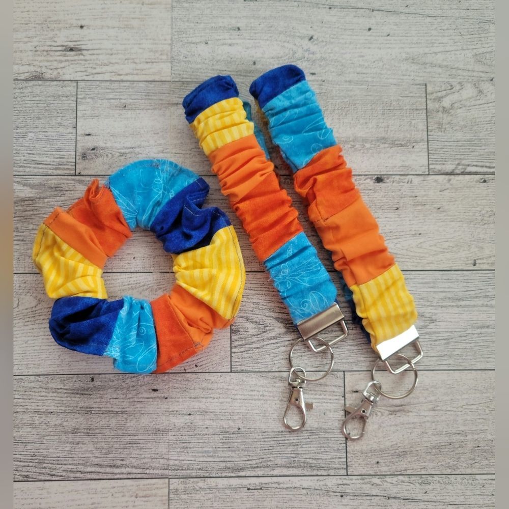 🖤 SCRUNCHIE KEY FOBS & HAIR TIE Key Chains Wallet handle